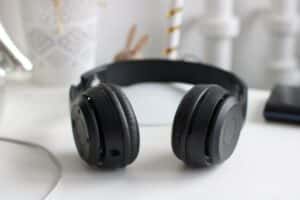 noise cancelling headphones